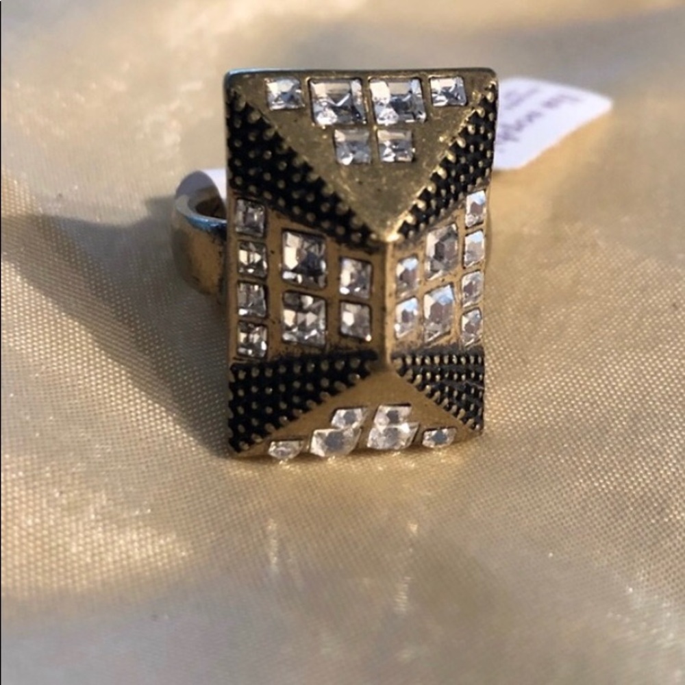 🆕 LIA SOPHIA Ring…Antique Gold w/ crystals & black accent… Brand New!!!